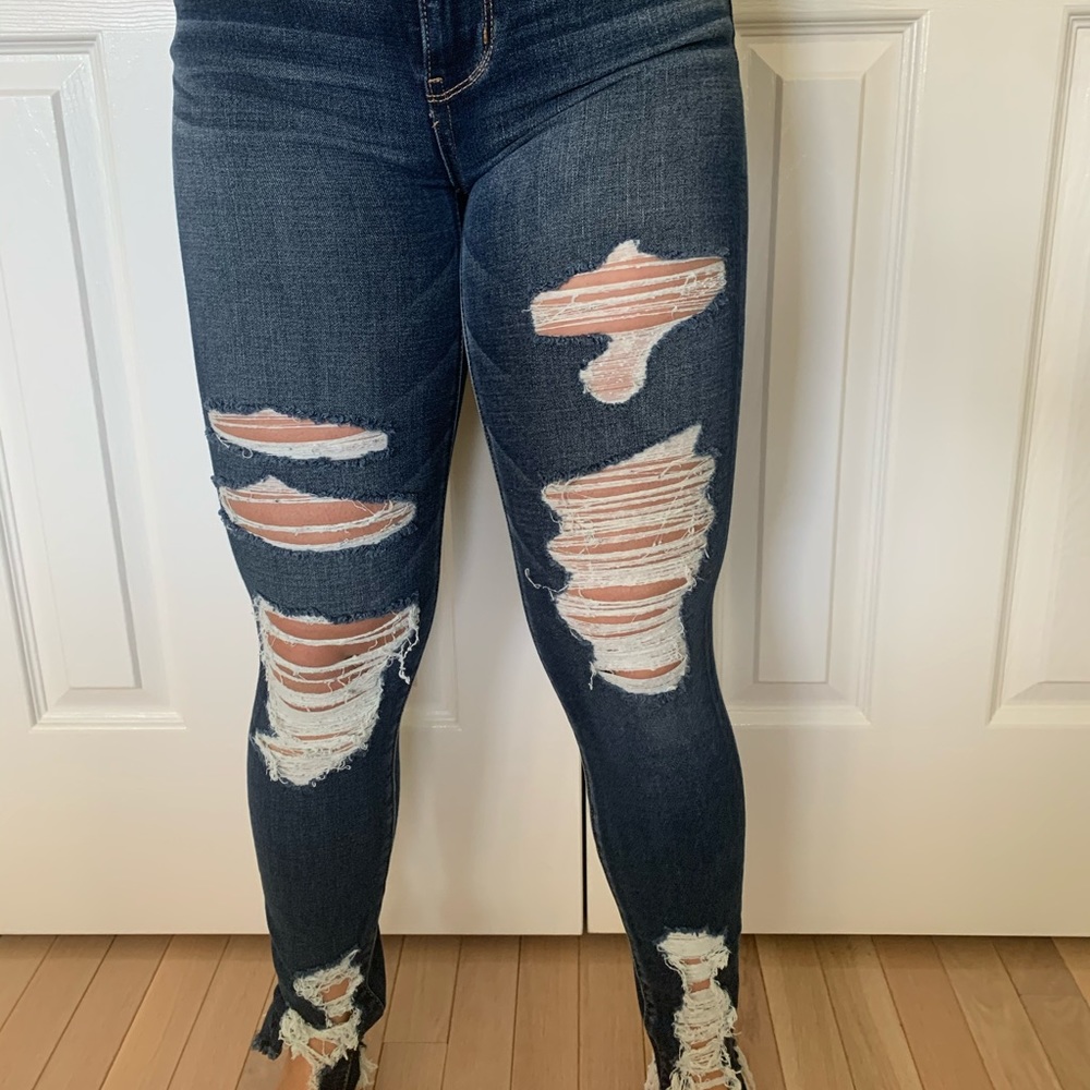 High rise American Eagle ripped jeans